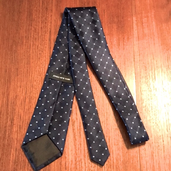 Jones New York Tie - Picture 8 of 9